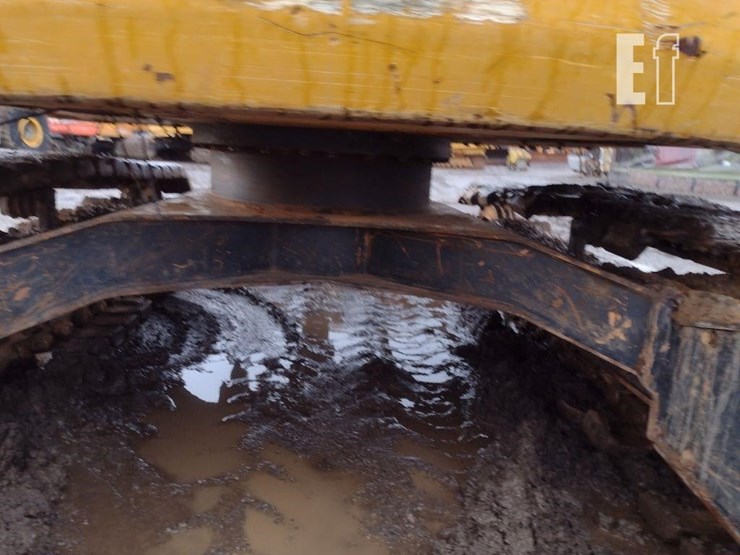 2019-deere-75g-image-41