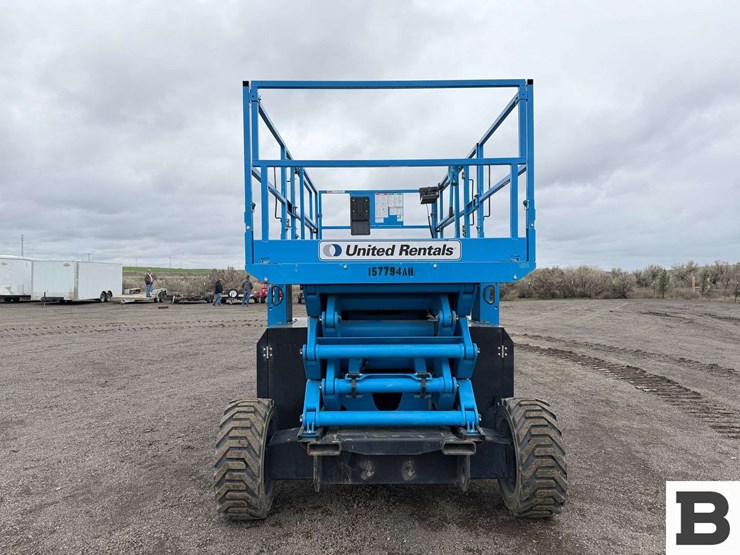 genie-gs-4390-scissor-lift-image-4
