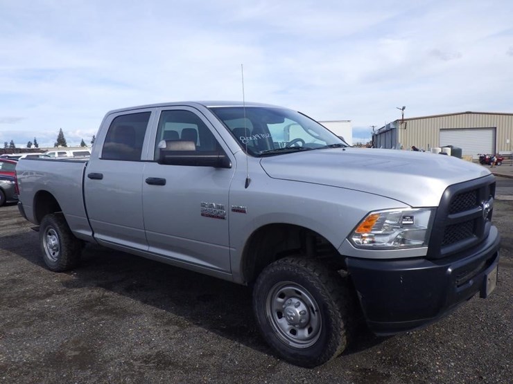 2018-dodge-2500-image-2