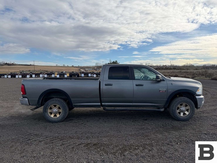 2012-dodge-2500-image-3