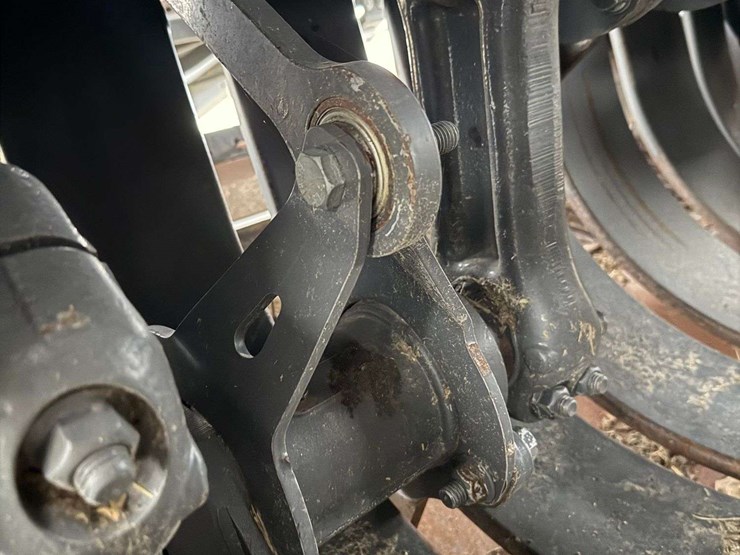 massey-ferguson-2270xd-image-24