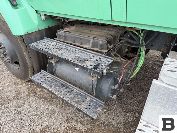 2005-international-7400-image-15