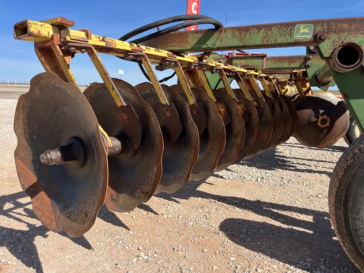 john-deere-210-image-15