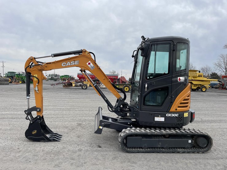 2024-case-cx30c-image-10