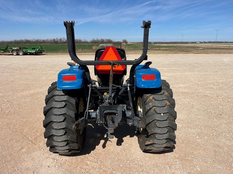 new-holland-tc33-image-5