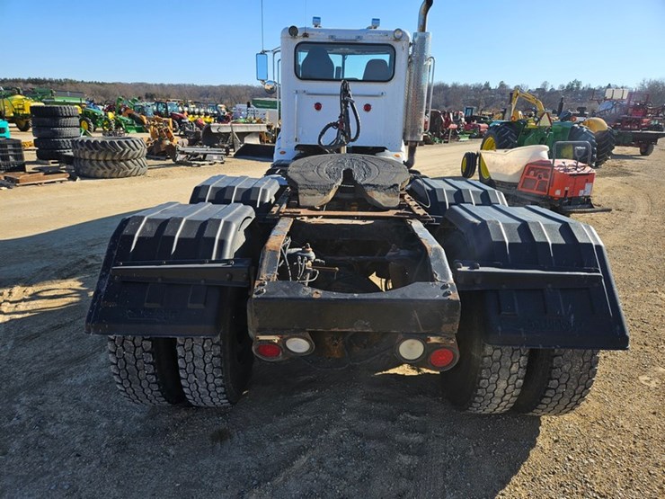 2011-peterbilt-386-image-4