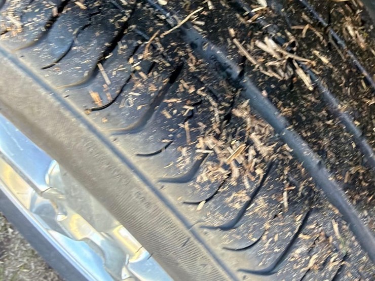 2013-chevrolet-suburban-image-8