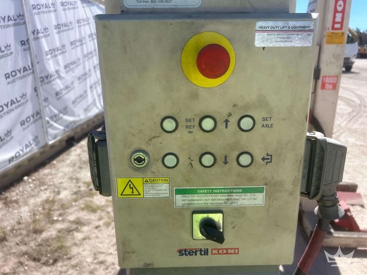 stertil-koni-18000lbs-4-post-auto-lift-image-32