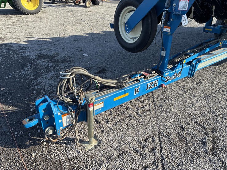 2010-kinze-3600-image-14