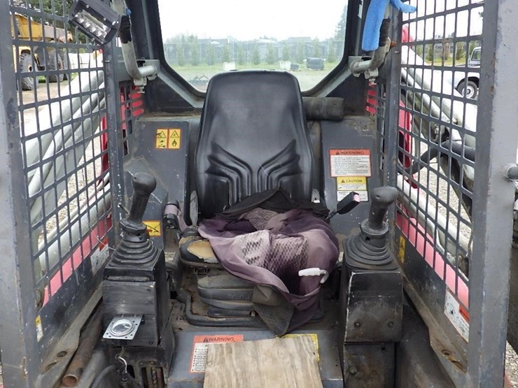 2012-takeuchi-tl230-image-22