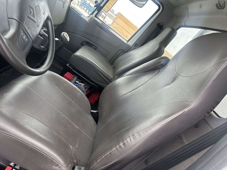 2012-international-durastar-4400-image-7