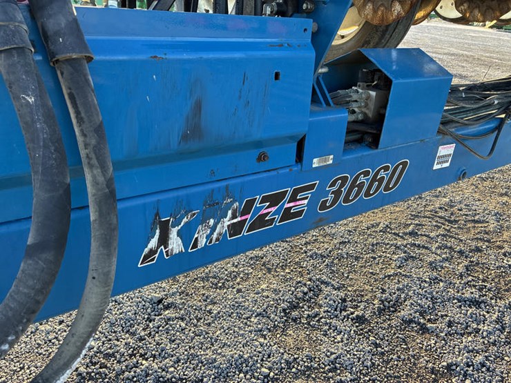 2010-kinze-3660-image-18