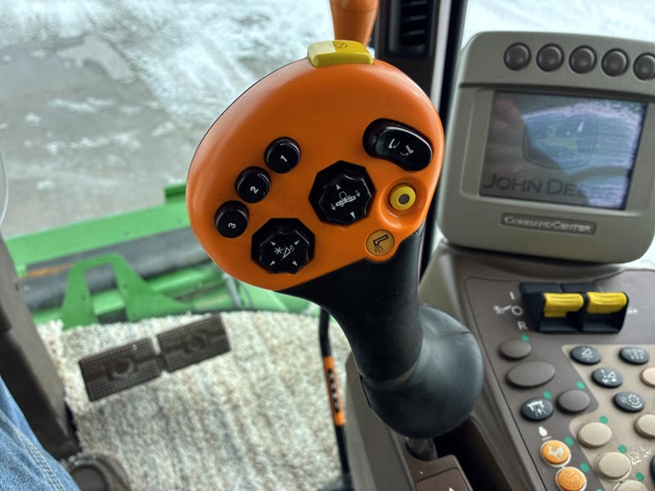 2011-john-deere-9670-sts-image-109