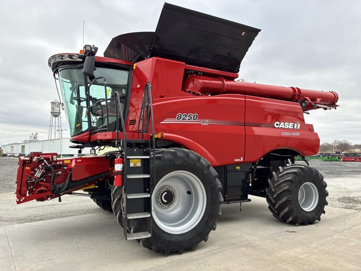 2024-case-ih-8250-image-7