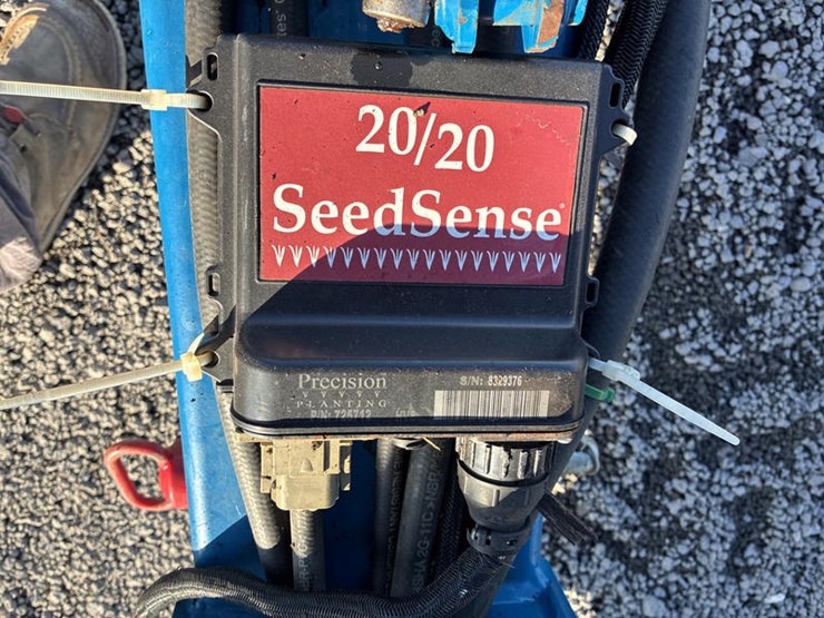 2010-kinze-3600-image-15