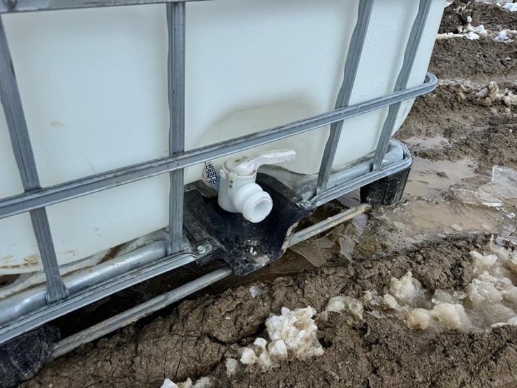 water-tank-tote-image-5