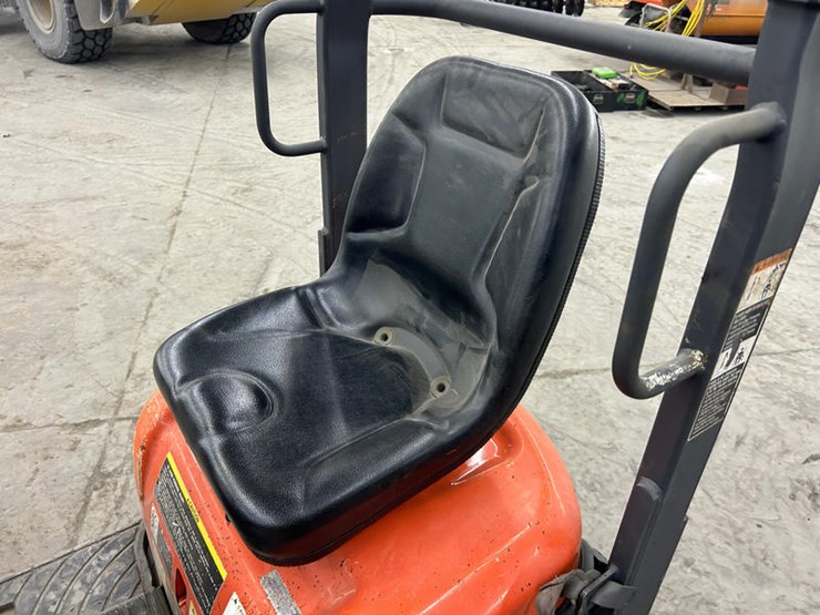 2016-kubota-k008-3-image-14