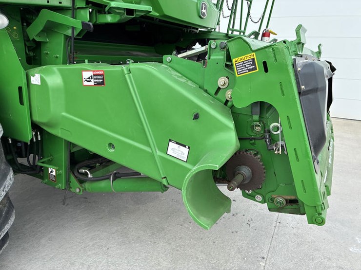 2013-john-deere-s690-image-29