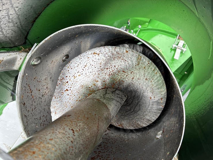 2011-john-deere-9670-sts-image-93