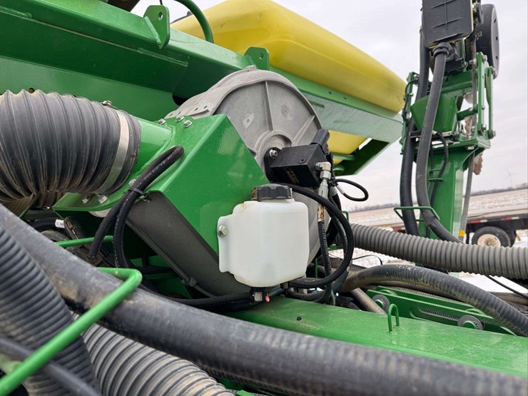 john-deere-1795-image-39