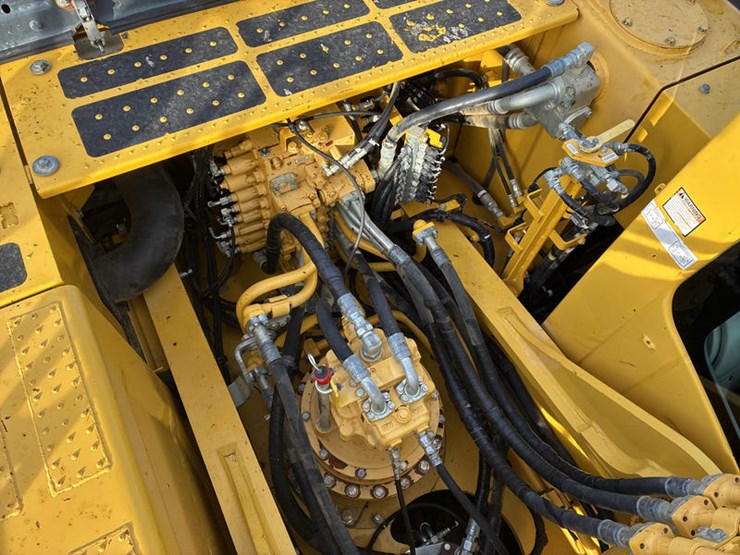 2017-komatsu-pc360-lc-11-image-64