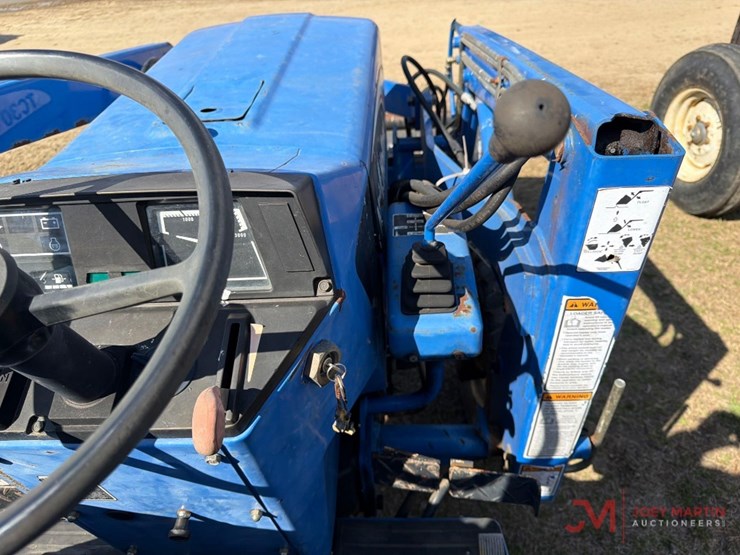 new-holland-tc30-image-17