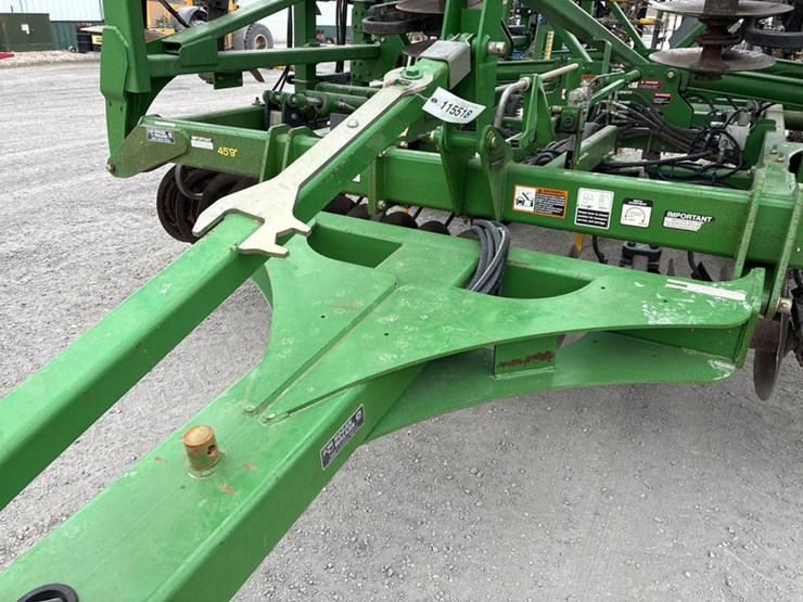 john-deere-2310-image-15