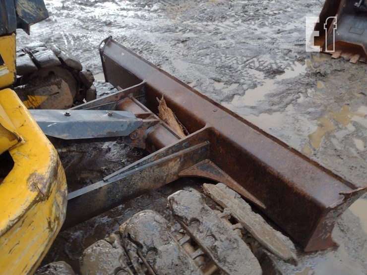 2019-deere-75g-image-22