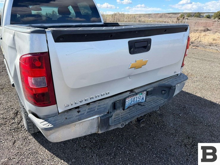 2013-chevrolet-silverado-1500-image-17