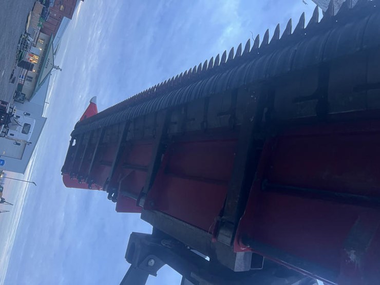 2011-case-ih-3020-image-27