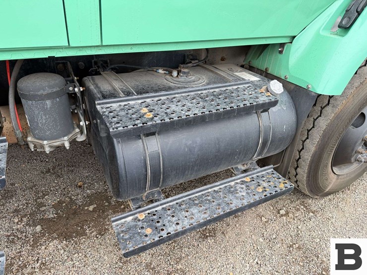 2005-international-7400-image-38