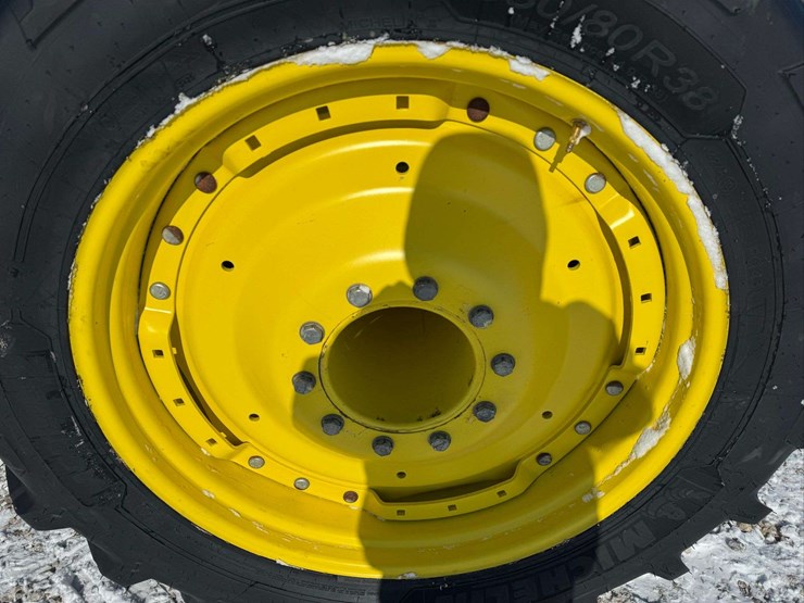 2012-john-deere-8310r-image-35