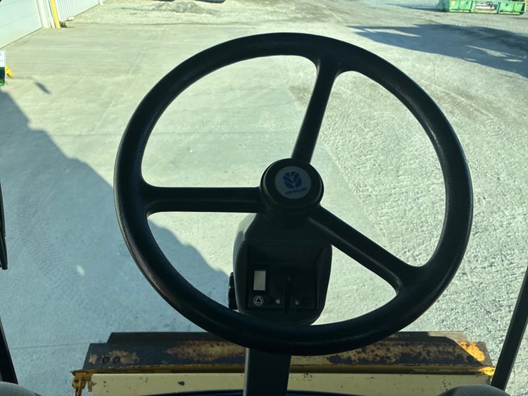 new-holland-tr89-image-92