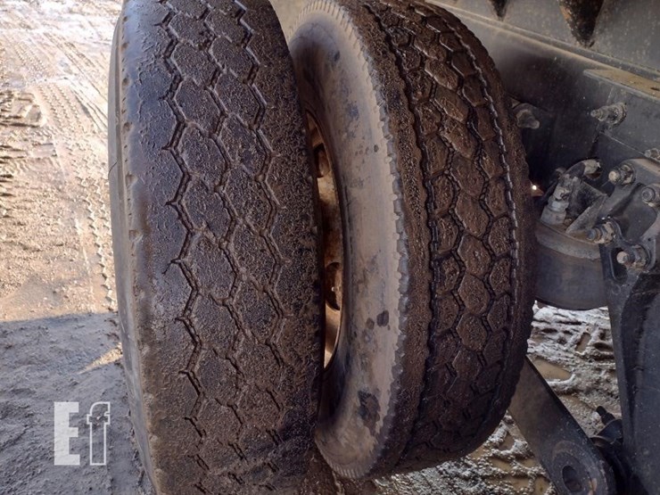 2013-kenworth-t800-image-32