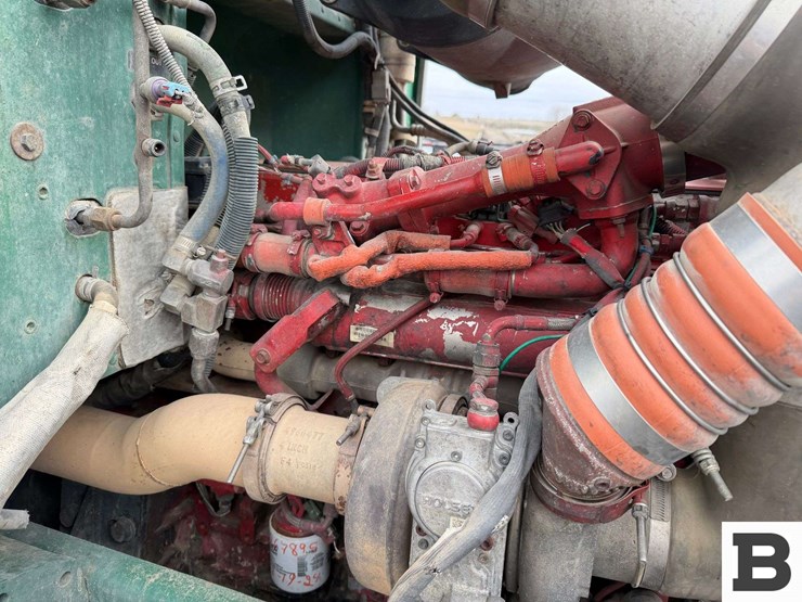 2009-peterbilt-384-image-46