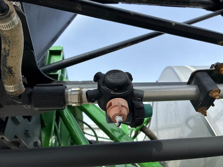 2014-john-deere-4830-image-27