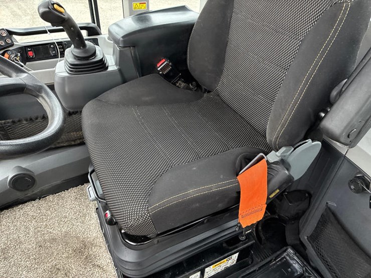 2021-caterpillar-926m-image-78