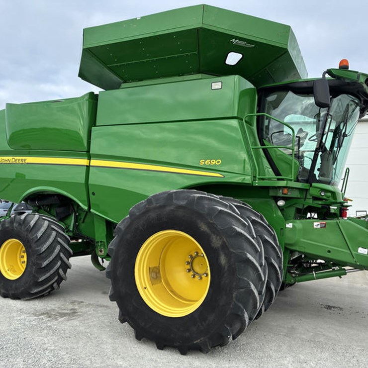 2013 JOHN DEERE S690