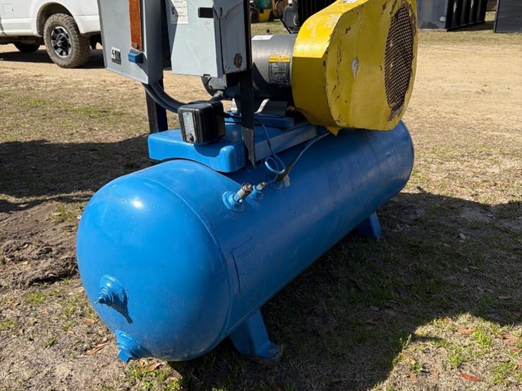 80-gallon-electric-air-compressor-image-2