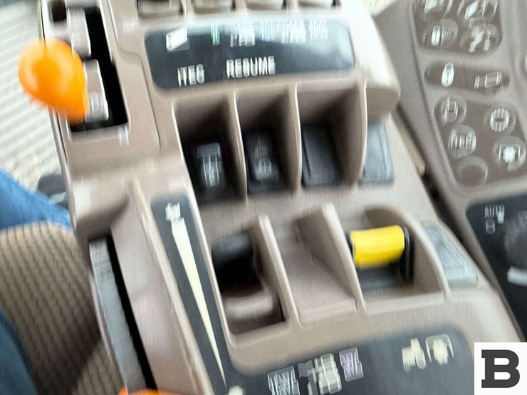 2014-john-deere-8310rt-image-76