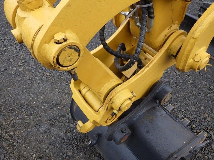 caterpillar-305.5-image-18