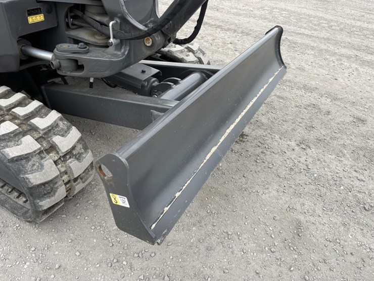 2024-case-cx30c-image-9