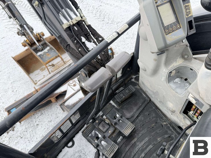 2017-deere-35g-image-41