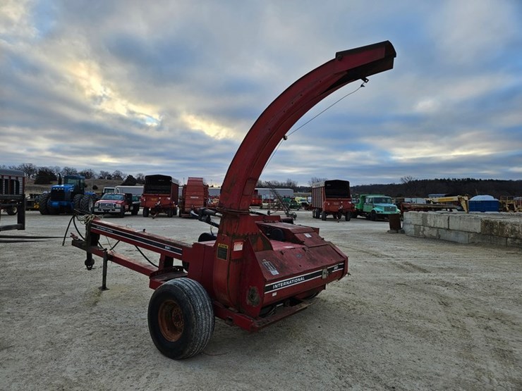 international-881-image-3