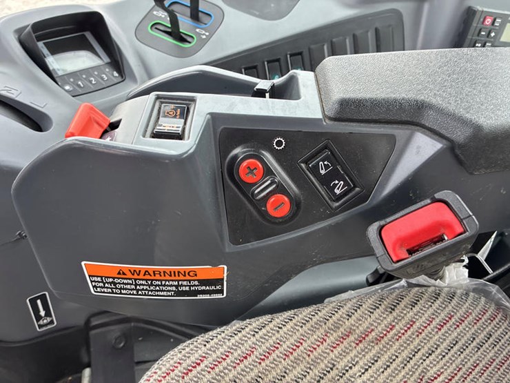 2024-kubota-m6-131-image-74