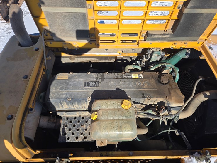 volvo-ec330-image-44