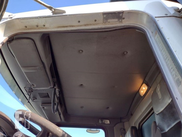 2013-kenworth-t800-image-19