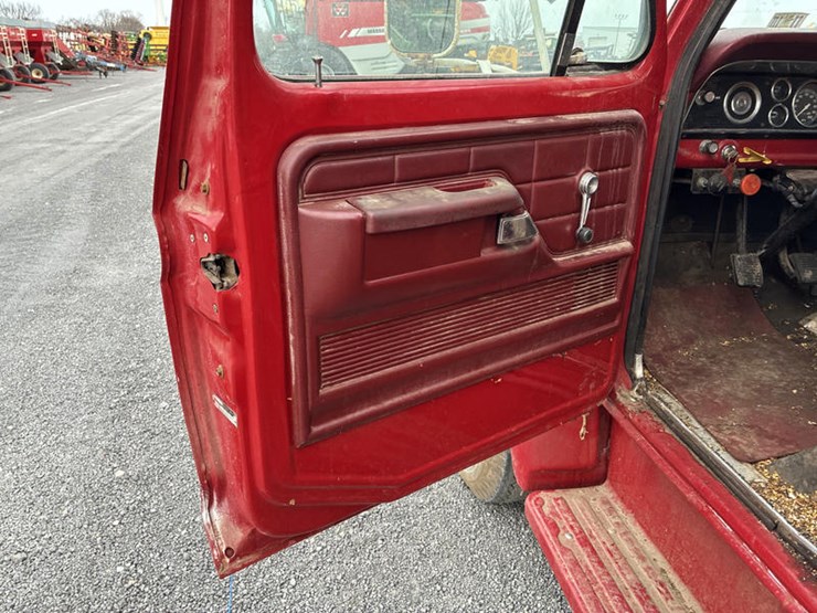 1975-ford-f600-image-35