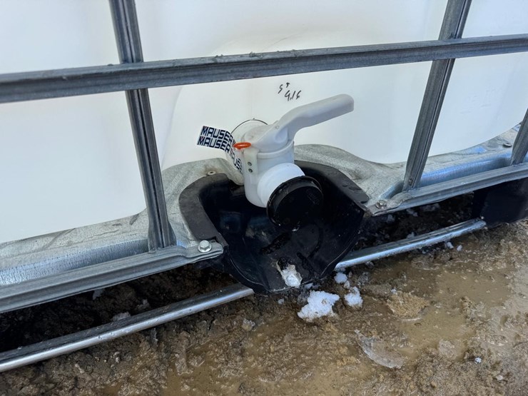 water-tank-tote-image-5