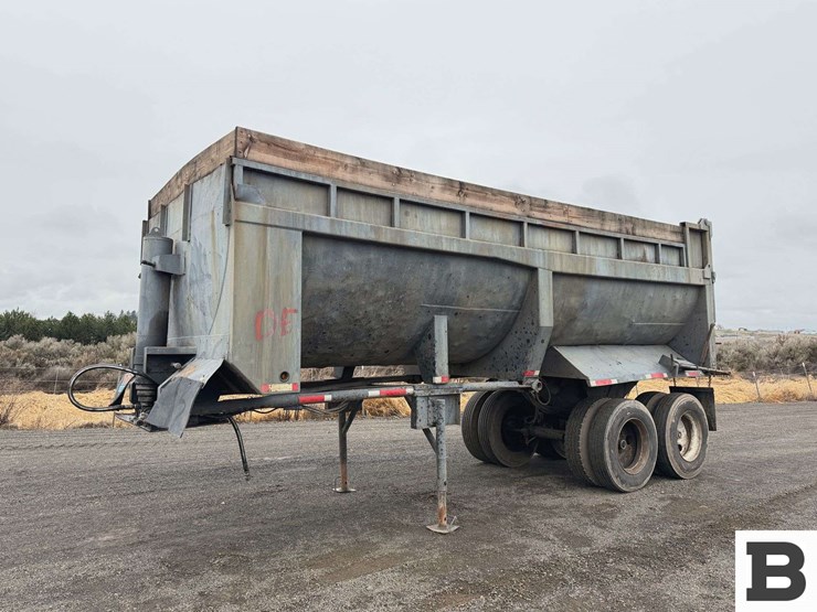 1966-fruehauf-end-dump-trailer-image-1